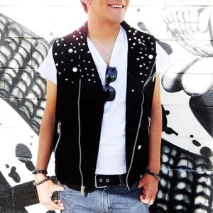 Super Cool Vest! 😎🤘🏽